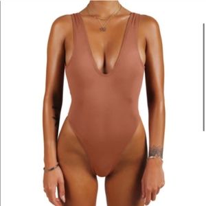 Sofsy Cheeky Swimsuit High Cut Low Back Swimwear Size 6 (XXL/14-16+)